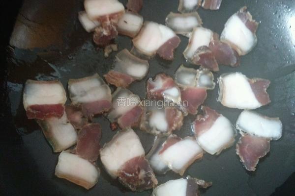 芥菜叶茎炒咸肉的做法图解4