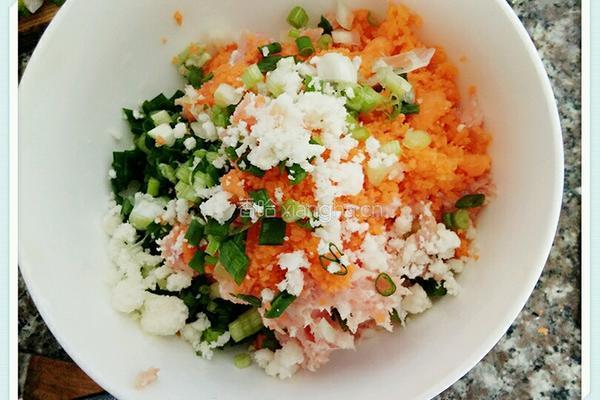 胡萝卜肉馅水饺的做法图解4