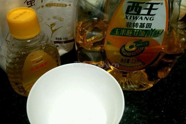 凉拌芹菜叶之大提琴女孩的做法图解1