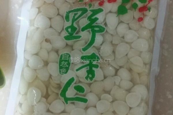 凉拌杏仁的做法图解1