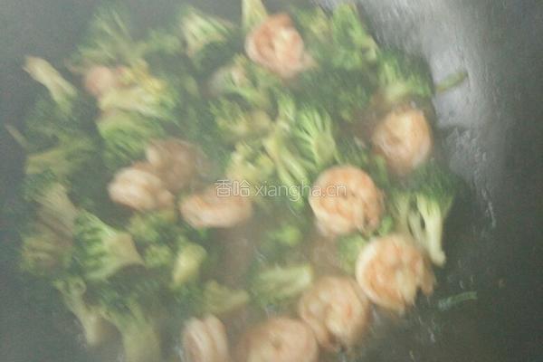 虾仁炒西兰花的做法图解6