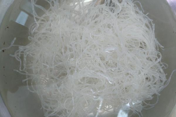 蒜蓉粉丝蒸香菇的做法图解3