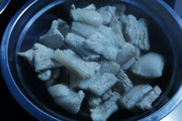 酸菜炖白肉的做法图解5