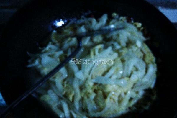 酸菜炖白肉的做法图解7