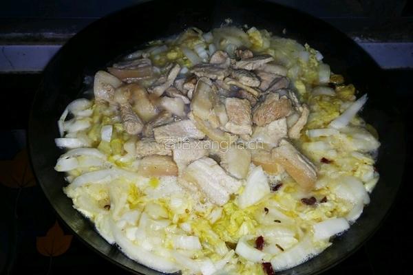 酸菜炖白肉的做法图解9