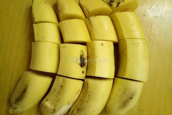 芝麻炸香蕉的做法图解2