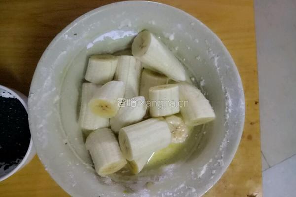 芝麻炸香蕉的做法图解3