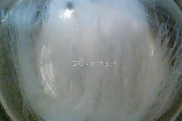 腐竹肉末蒸粉丝的做法图解3