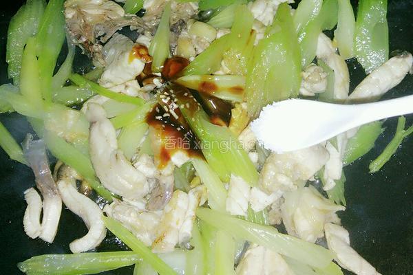 芹菜炒脆鲩鸡肉的做法图解11