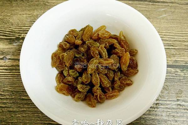 葡萄干蛋糕卷的做法图解3