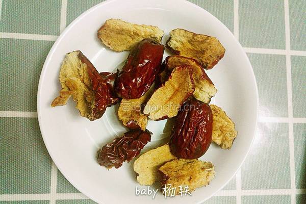 红枣小米粥的做法图解1