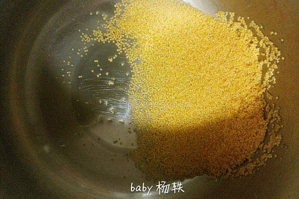 红枣小米粥的做法图解2
