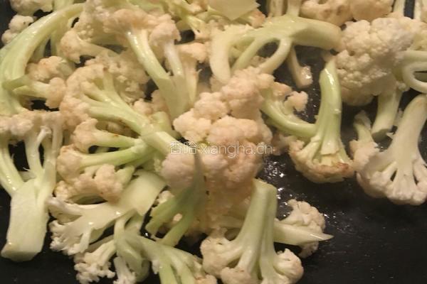 五花肉炒菜花的做法图解9