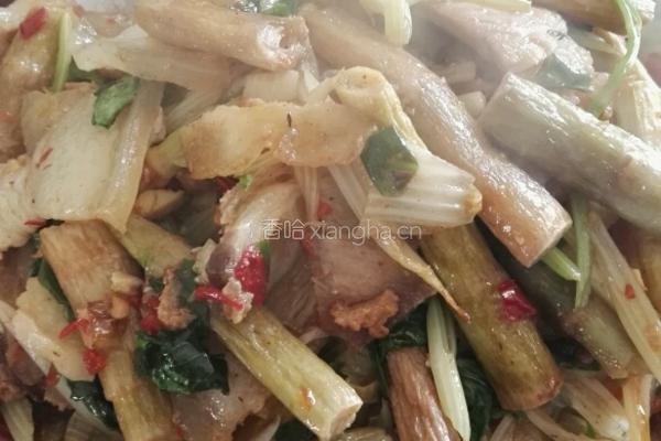 泡酸笋炒回锅肉的做法图解3