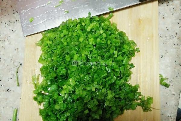 葱花蛋的做法图解2