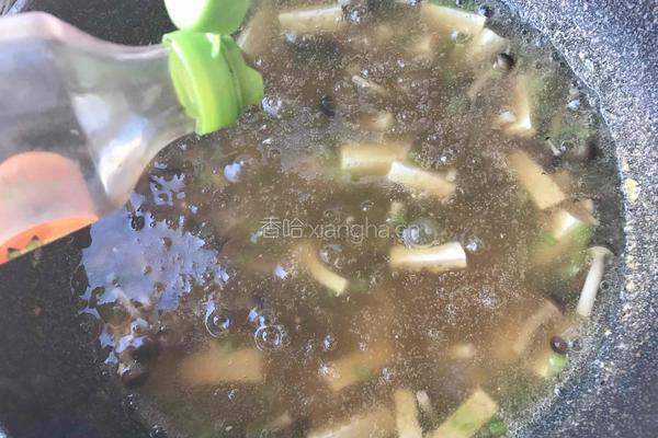 蟹菇芹菜豆腐汤的做法图解9