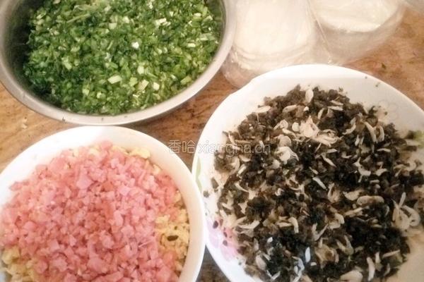 韭菜鸡蛋饺子的做法图解1