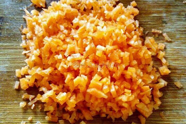 香煎胡萝卜豆腐肉饼的做法图解2