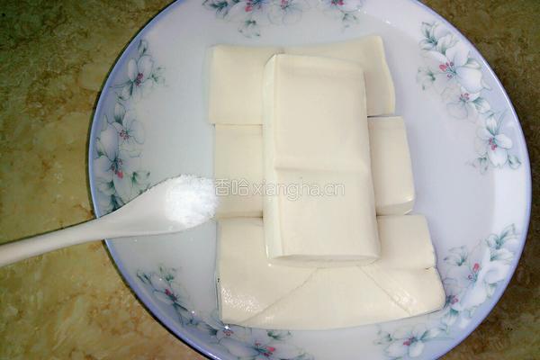 胖头鱼鱼头豆腐汤的做法图解2