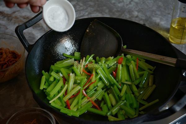 芹菜炒肉丝的做法图解11