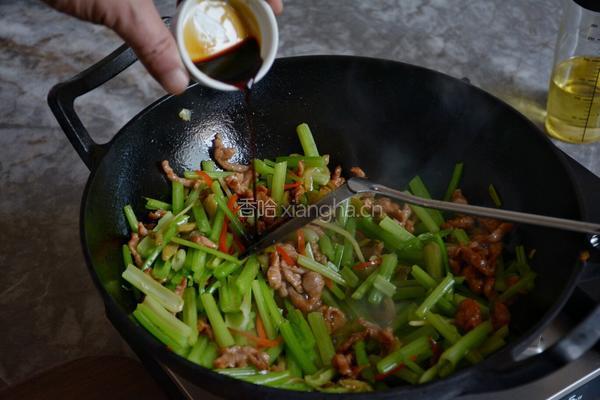 芹菜炒肉丝的做法图解13
