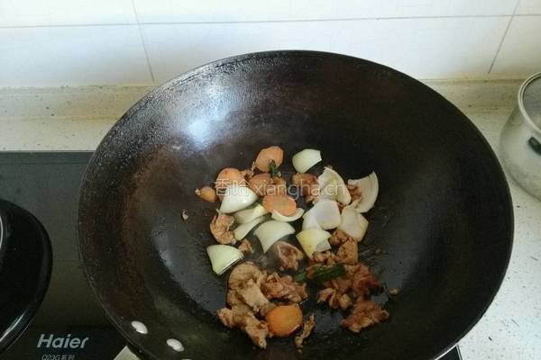 里脊肉片炒时蔬的做法图解5