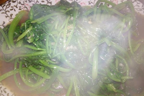 蒜蓉爆菠菜的做法图解3