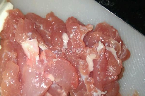 鲍菇炒瘦肉的做法图解2