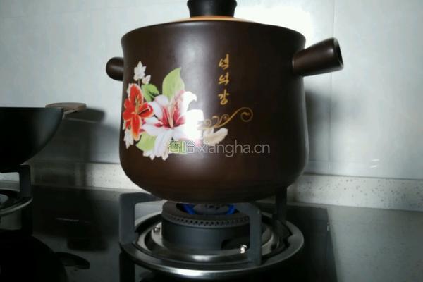 广东老火靓汤之年藕猪骨汤的做法图解6