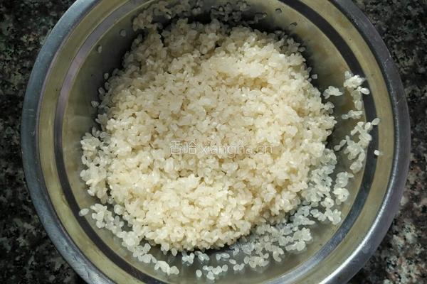 香菇瘦肉粥的做法图解1