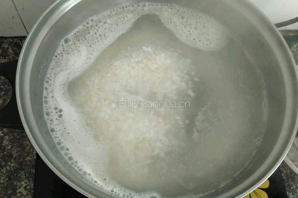 香菇瘦肉粥的做法图解3