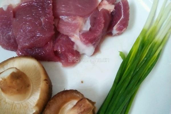 剁椒肉丸的做法图解1