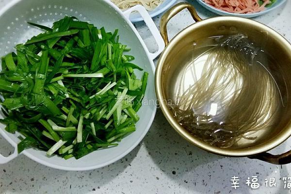 韭菜炒粉丝的做法图解2