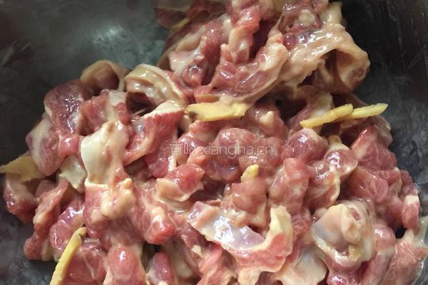 泡椒牛肉的做法图解3