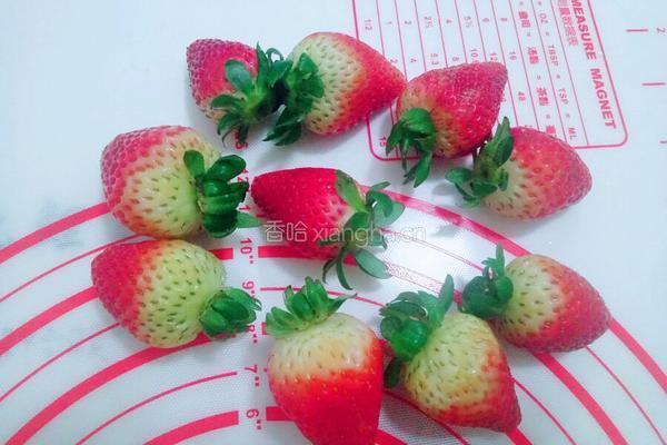 草莓千层的做法图解2