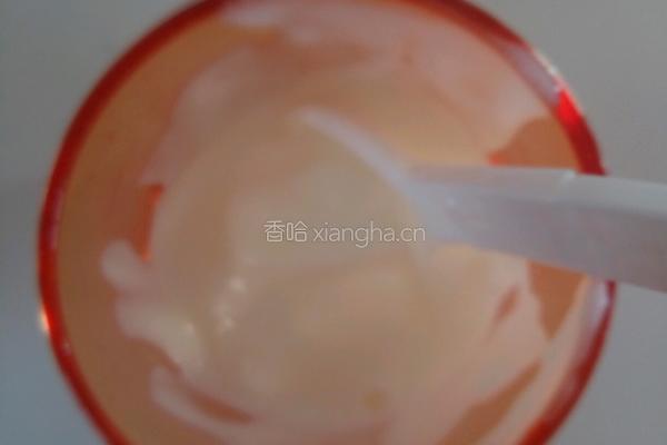 酸奶果冻的做法图解1