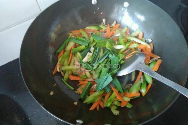 西芹胡萝卜炒肉的做法图解7