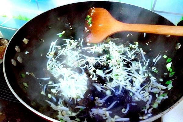 青菜鸡蛋面的做法图解6