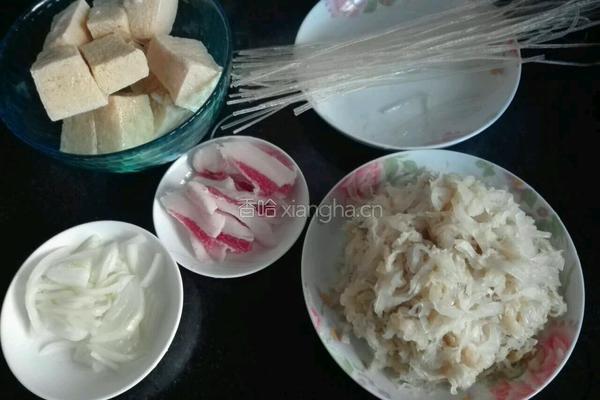 酸菜粉条炖冻豆腐的做法图解2