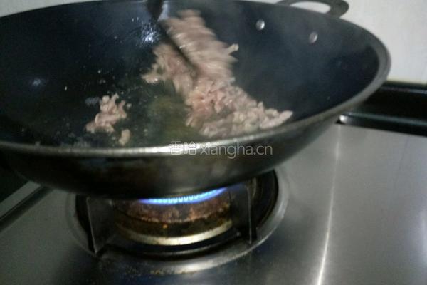 猪肉丝炒圆白菜的做法图解5