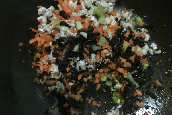 打卤面（白菜木耳胡萝卜肉丁卤）的做法图解7