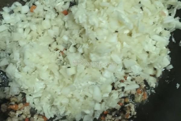 打卤面（白菜木耳胡萝卜肉丁卤）的做法图解9