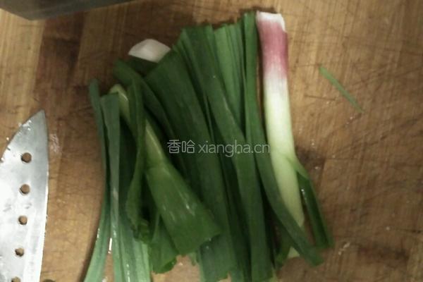 草鱼头炖萝卜丁的做法图解3