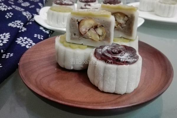 油栗绿豆沙冰皮月饼的做法图解1