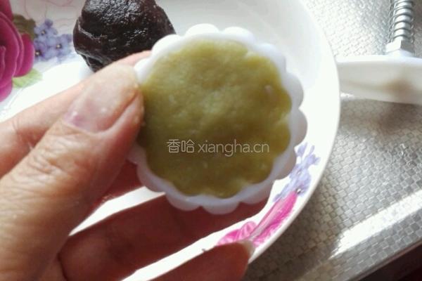 油栗绿豆沙冰皮月饼的做法图解21
