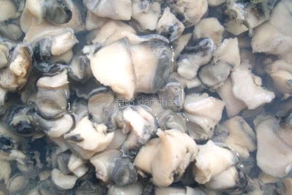 螺丝肉炒蒜苗的做法图解2