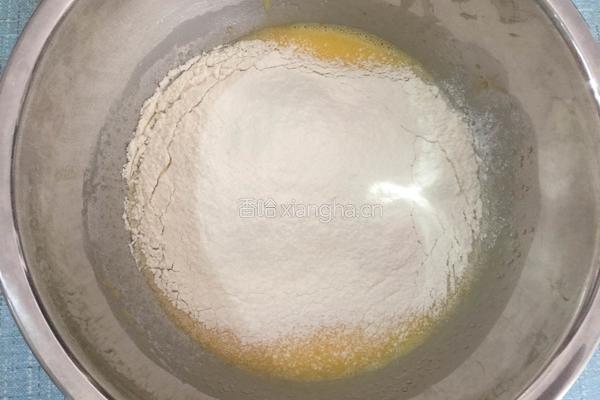 奶油草莓蛋糕卷的做法图解4