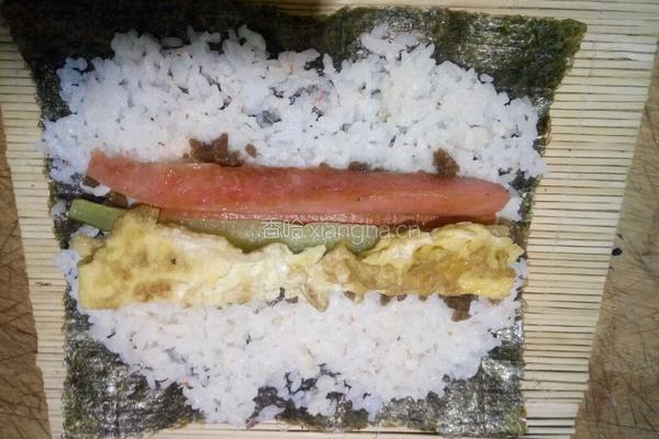 特制紫菜包饭的做法图解10