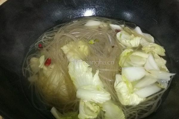 白菜炖粉条的做法图解8