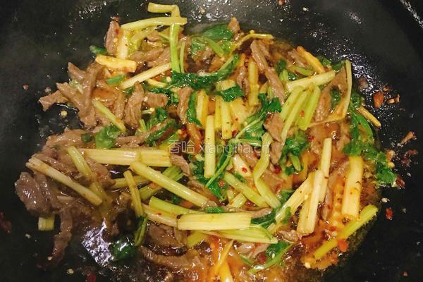 芹菜炒牛肉丝的做法图解9